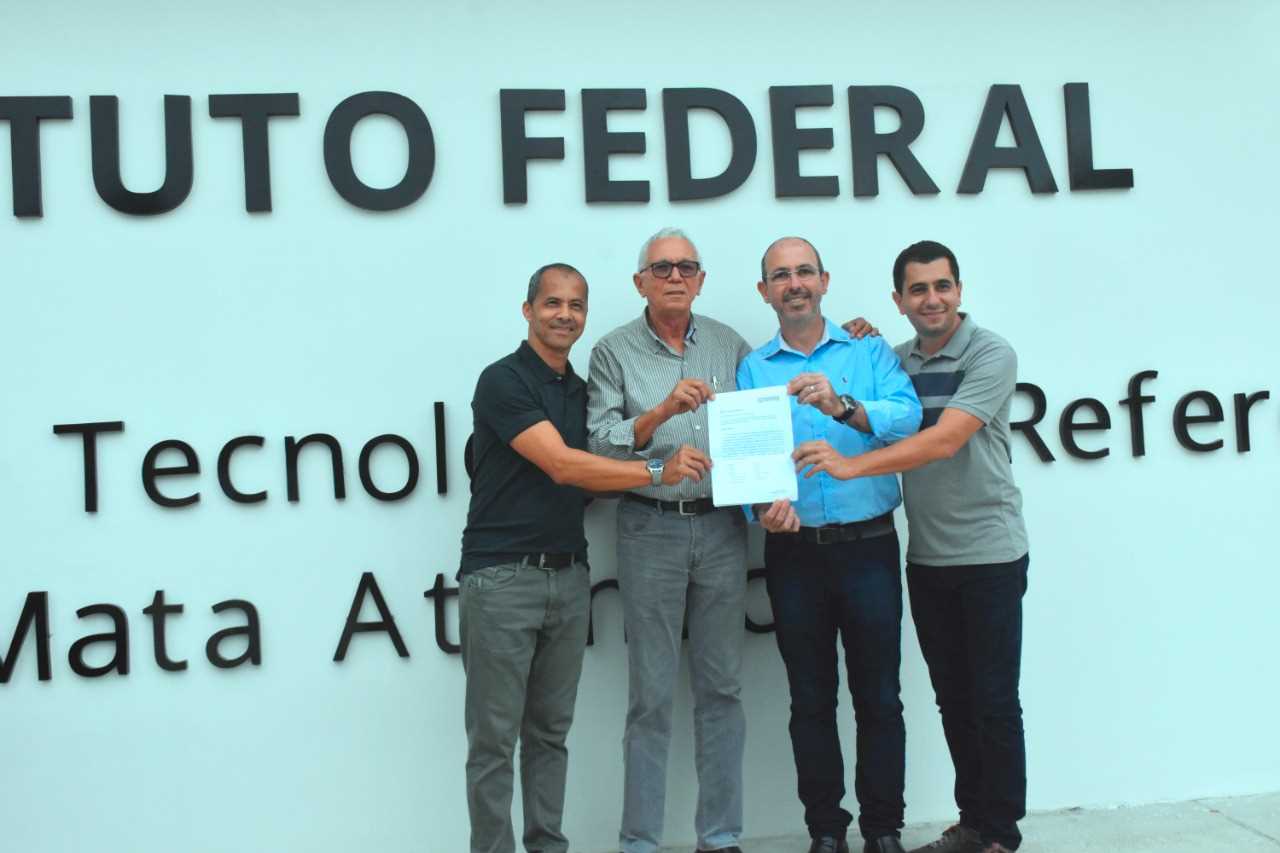 Camacã: Obras do IFBA tem sua primeira fase concluída e chaves são entregues a prefeitos